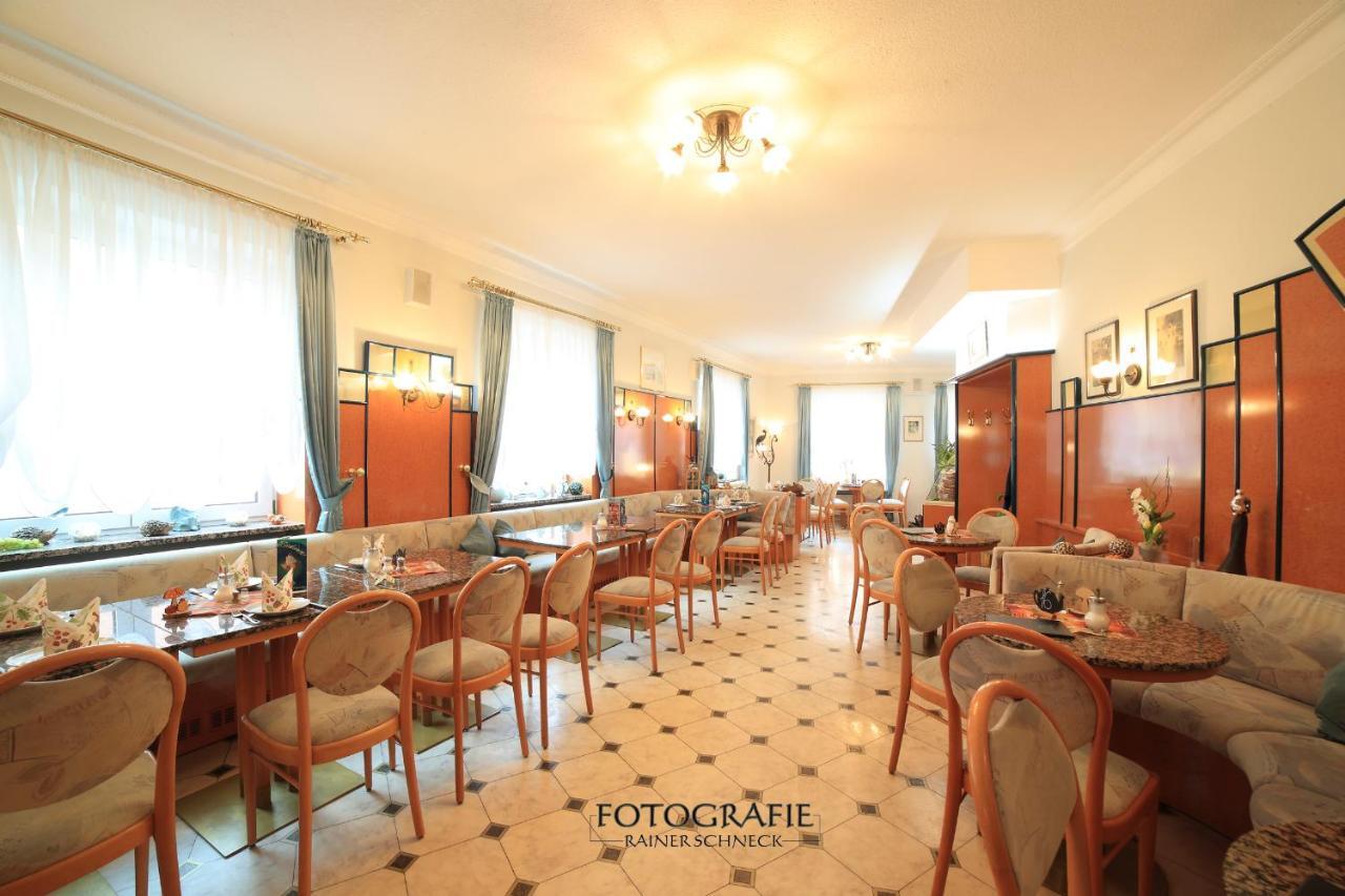 Cafe Am Donautor Hotel Kelheim Luaran gambar