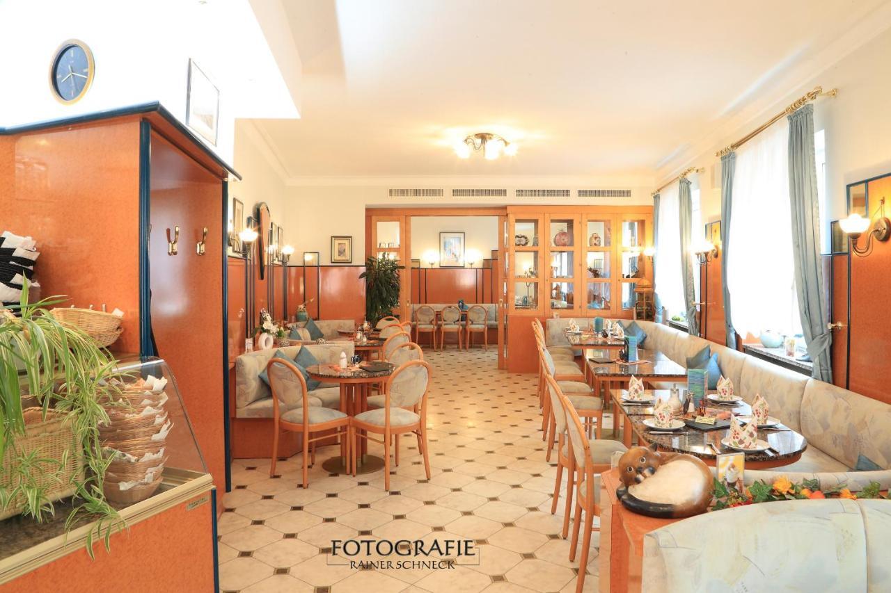 Cafe Am Donautor Hotel Kelheim Luaran gambar